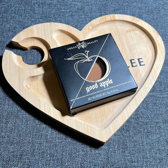 KVD Beauty Tan 074 Good Apple Light Full-Coverage Skin Perfecting Foundation - Picture 1 of 2